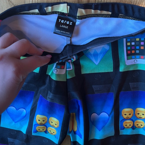 Girl terez leggings! Great quality size large! Emoji cell phone design. - Picture 2 of 2
